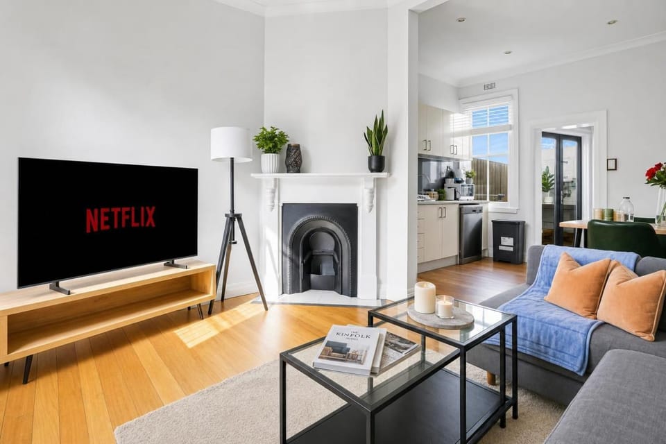 Communal lounge/ TV room, TV and multimedia, Kitchen or kitchenette, Living room, Seating area, Dining area, Evening entertainment, Entertainment