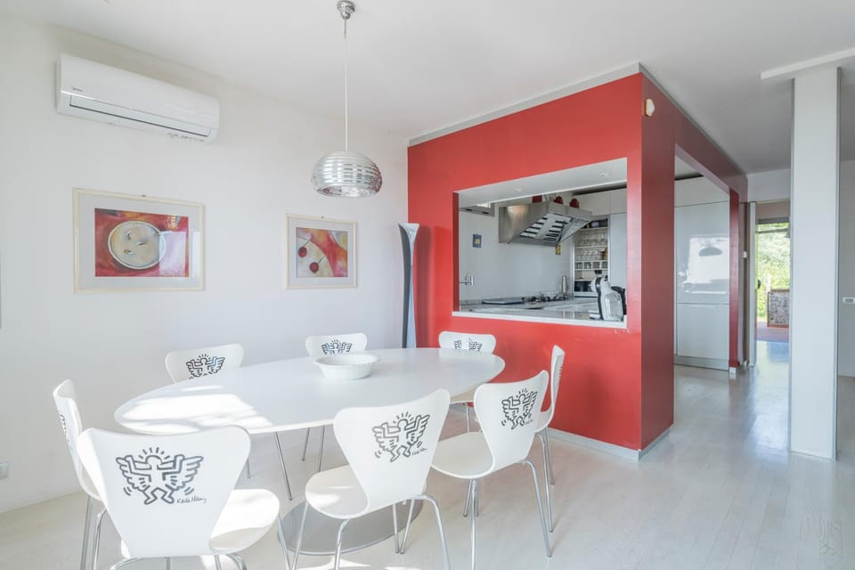 TV and multimedia, Kitchen or kitchenette, Living room, Seating area, Dining area, minibar, air conditioner