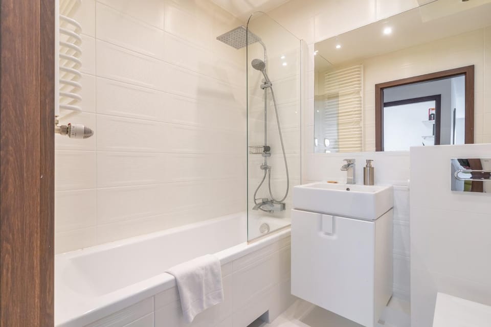 Shower, Bathroom, Bath, towels