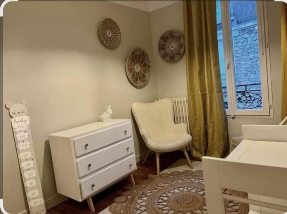 Villa Petit Prince Étage 1 avec 3 Chambres Soleil, B-612, Renard Bed and Breakfast in Île-de-France