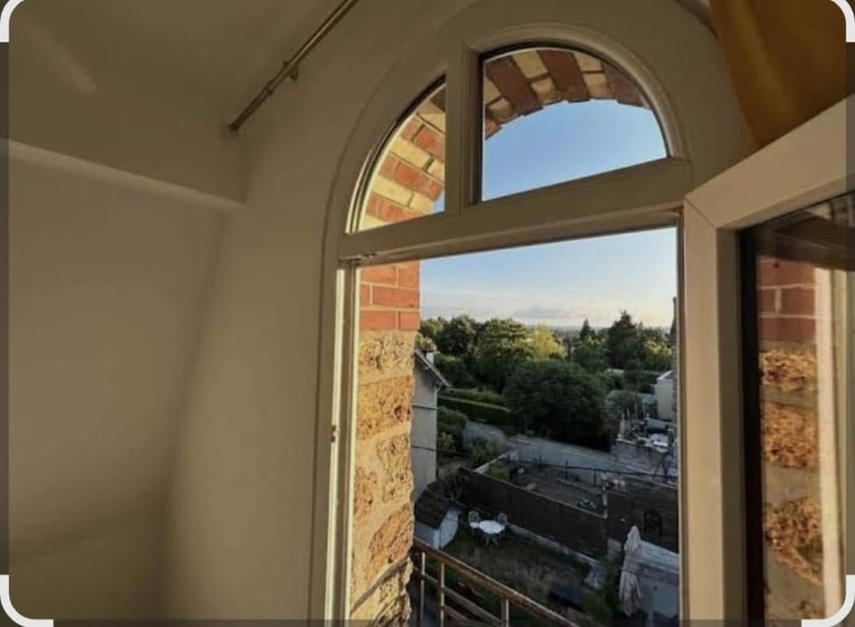 Villa Petit Prince Étage 1 avec 3 Chambres Soleil, B-612, Renard Bed and Breakfast in Île-de-France