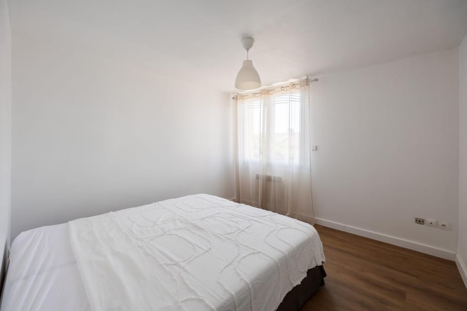 Modern & Quiet - 2 Bedroom Apartment with Sea Views Apartment in Provence-Alpes-Côte d'Azur