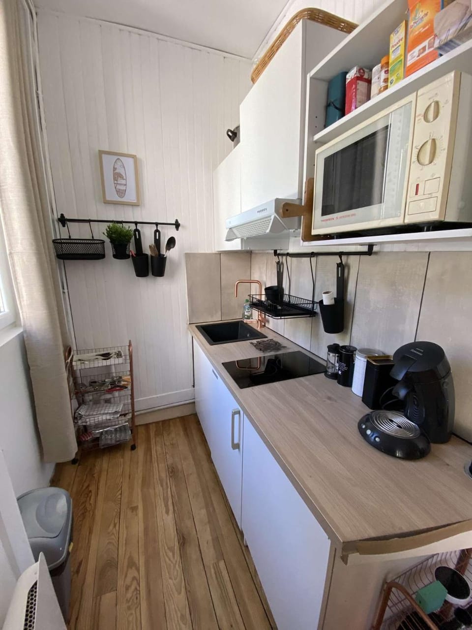 Kitchen or kitchenette, stove, toaster