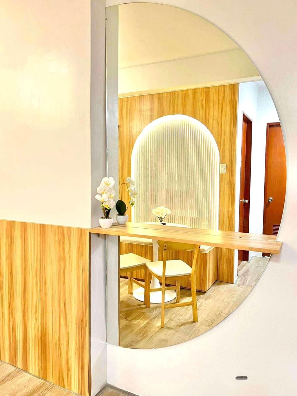 Seating area, Dining area