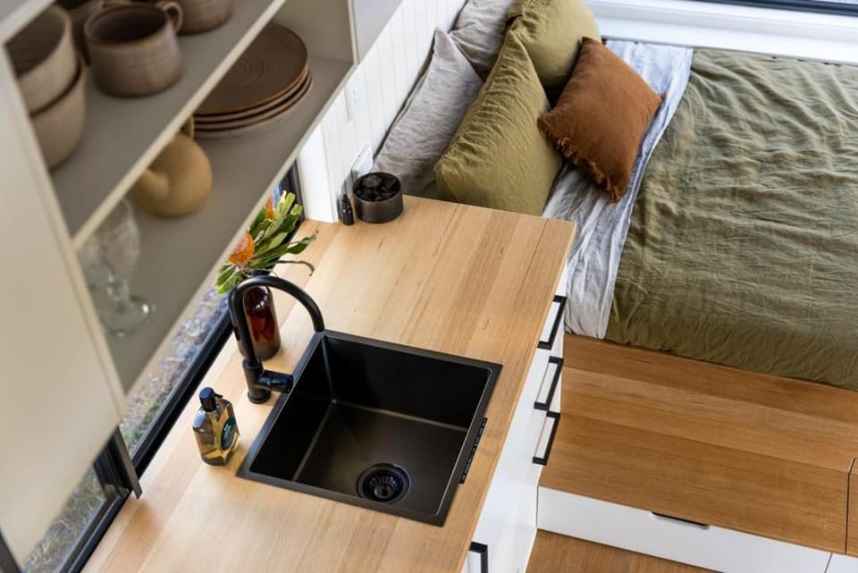 Kitchen or kitchenette, Bedroom