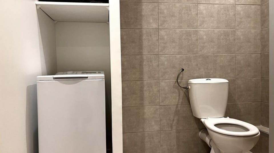 Toilet, Bathroom