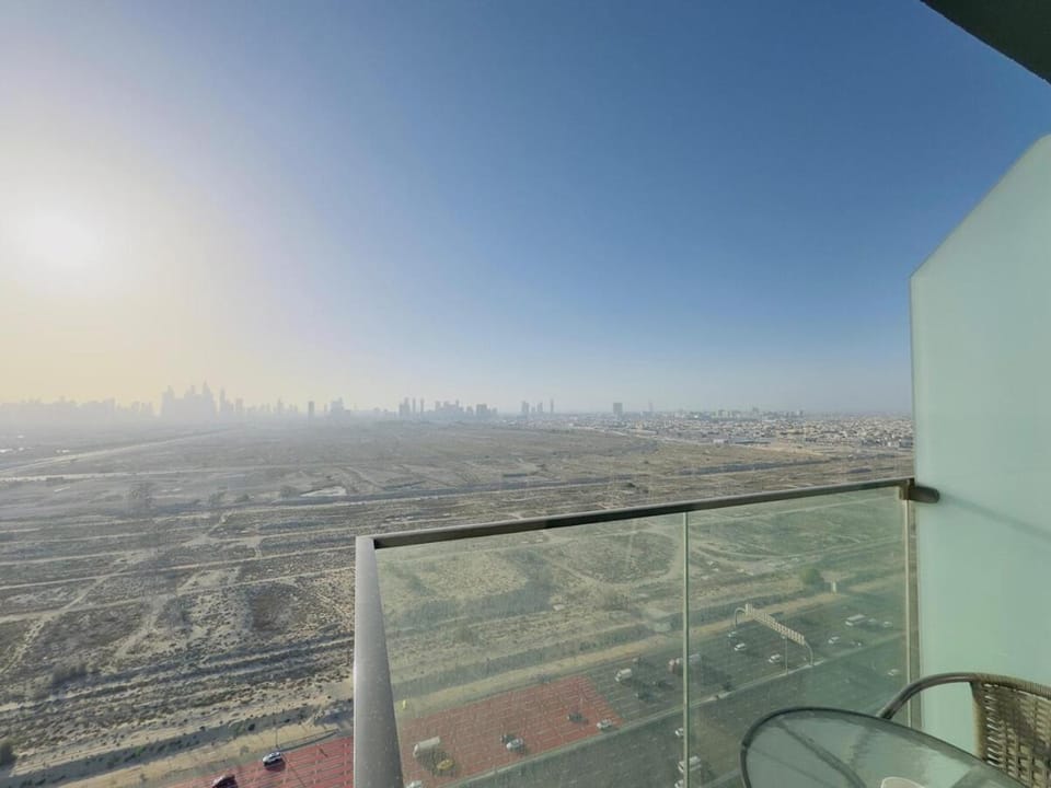 Sky-High Studio Marina Skyline View Bloom Tower Apartment in Dubai