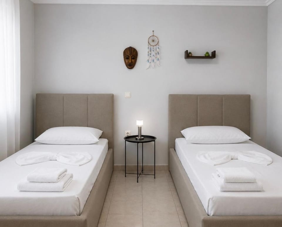Bed, Bathroom