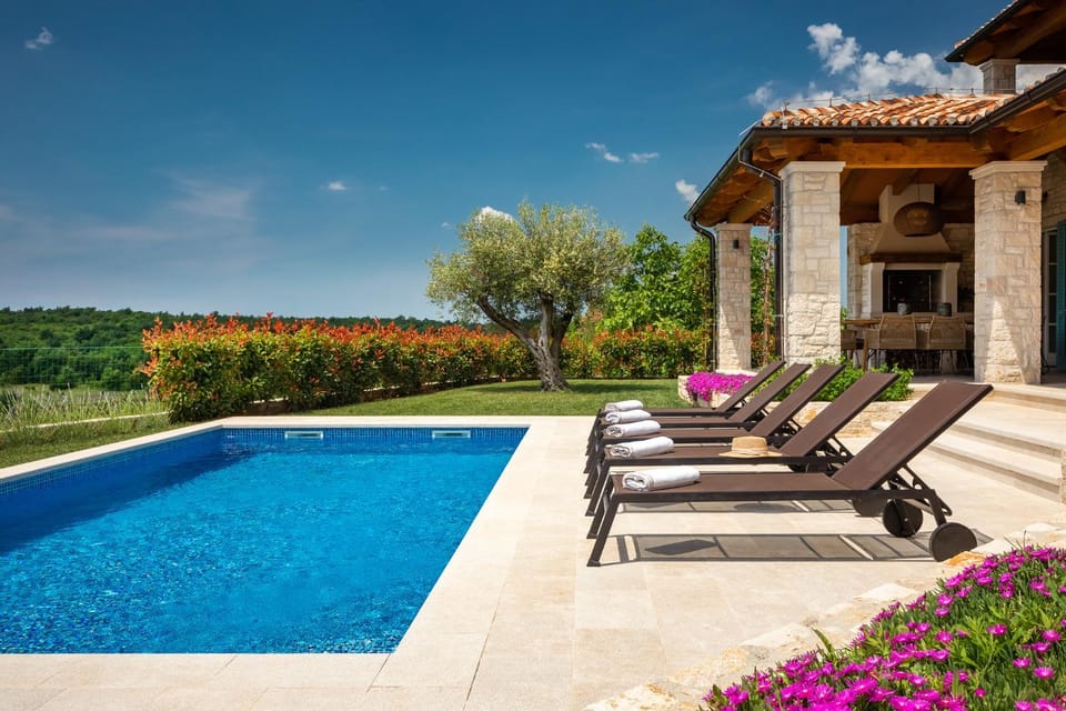 Balcony/Terrace, Swimming pool
