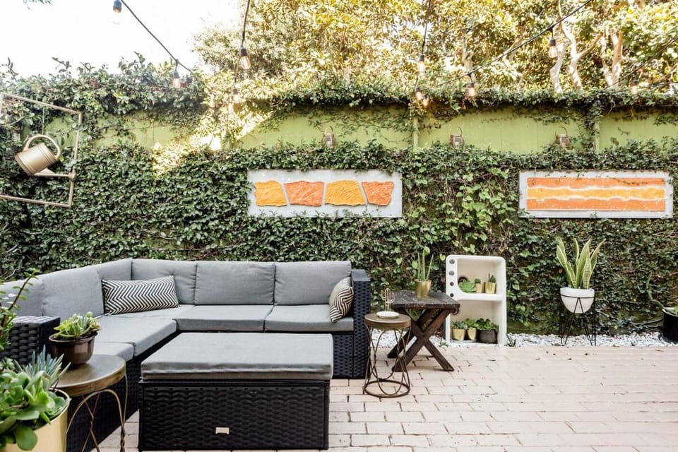 Silver Triangle Oasis with Verdant Backyard House in Marina del Rey