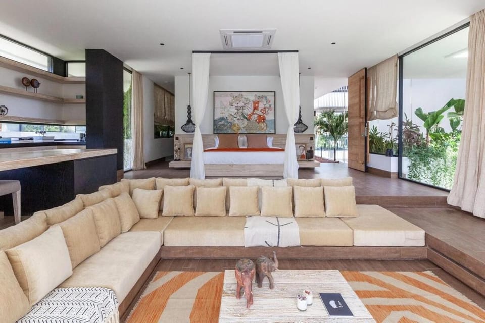 Living room, Seating area