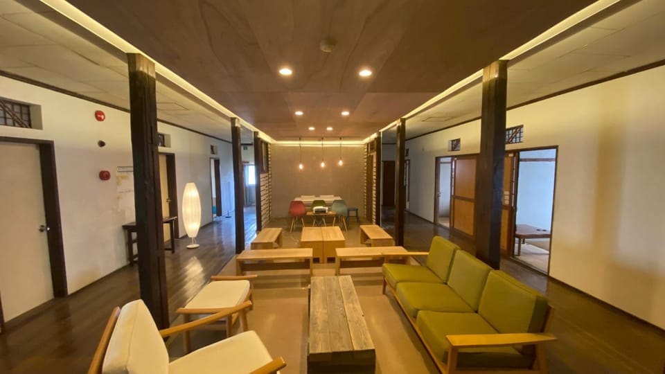 Communal lounge/ TV room