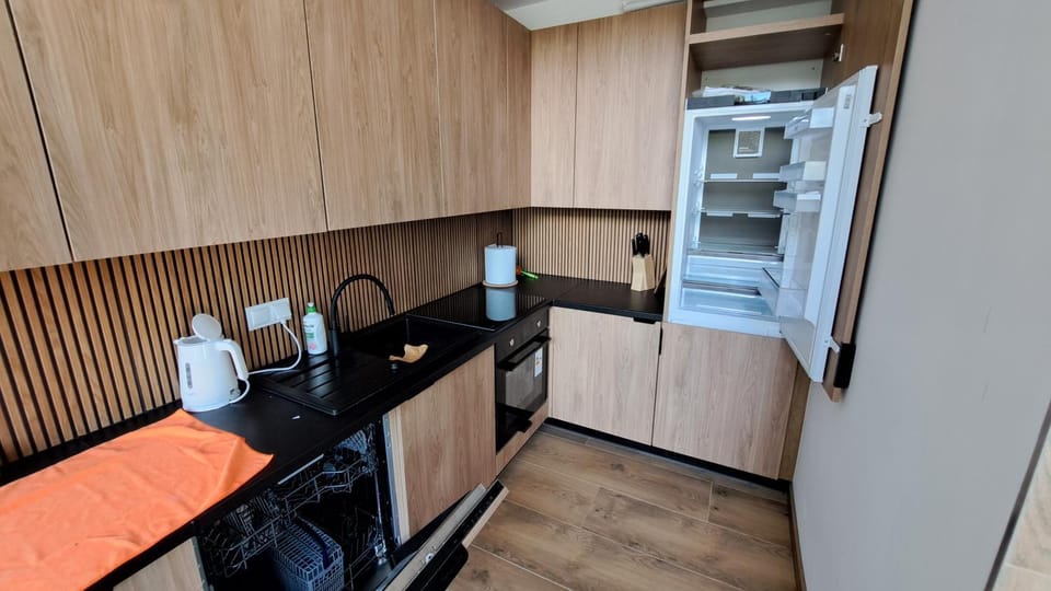 Coffee/tea facilities, dishwasher, oven