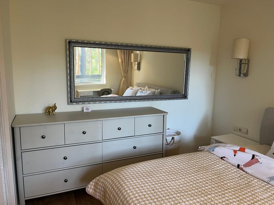 Bedroom, wardrobe