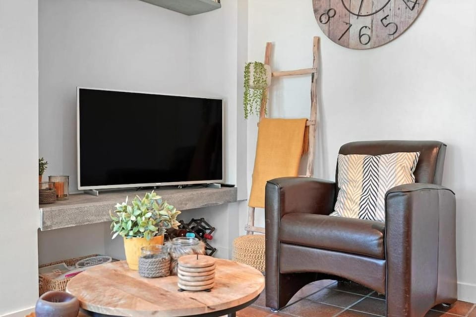 TV and multimedia, Living room, Seating area