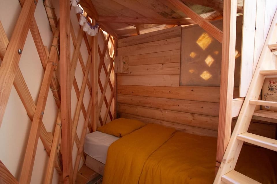 Yourte en Corrèze - La Main Sauvage House in Nouvelle-Aquitaine