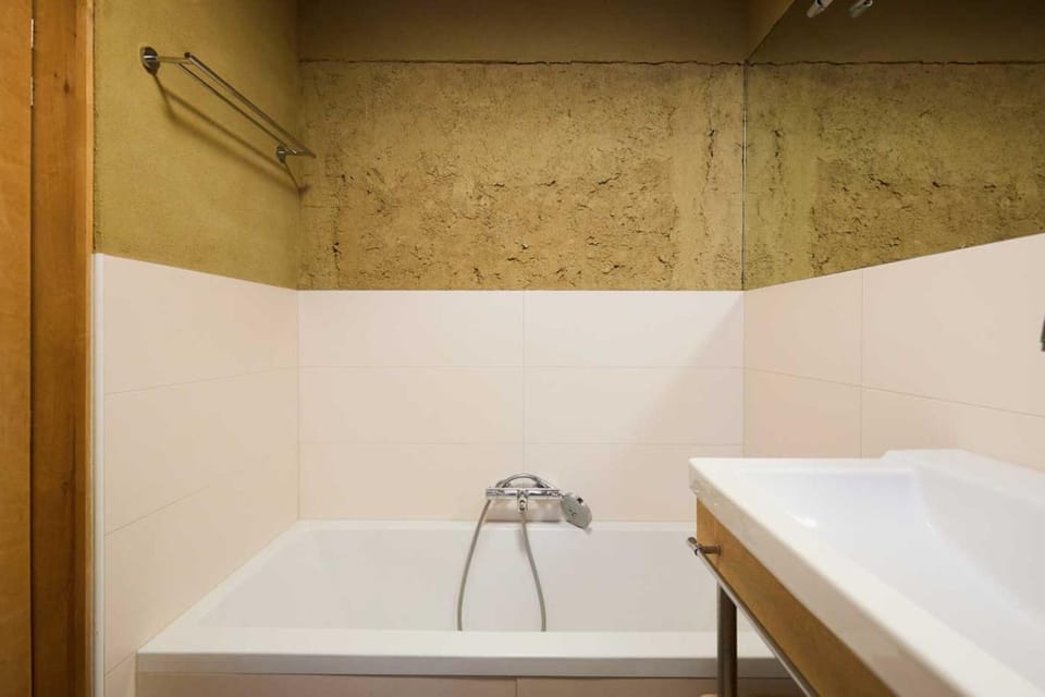 Bathroom, Bath