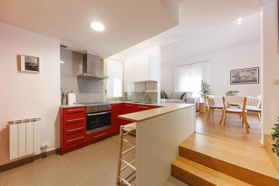 Kitchen or kitchenette, oven, stove