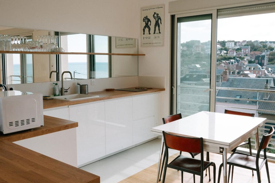 Dining area, Communal kitchen