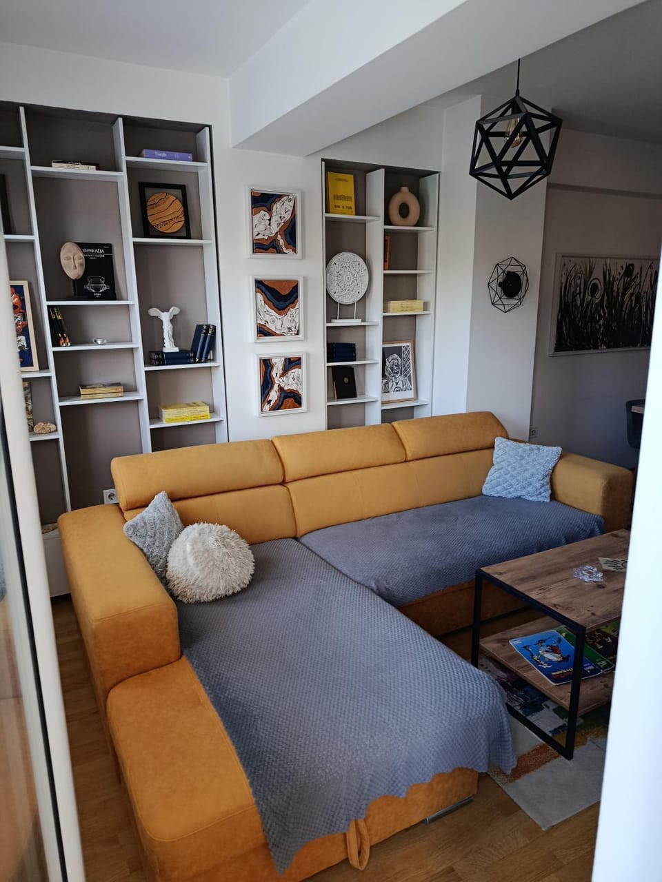 Living room, Seating area