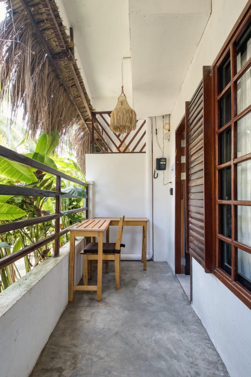 Central Cozy Bungalow 1 with AC and WIFI 5 min to Beach Apartment in General Luna
