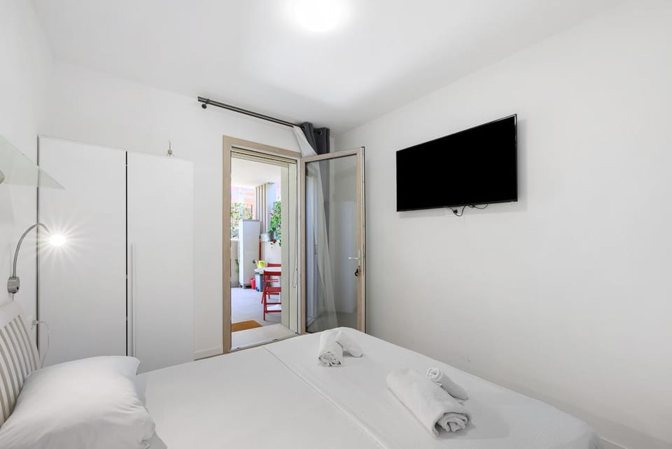Living room, Bedroom