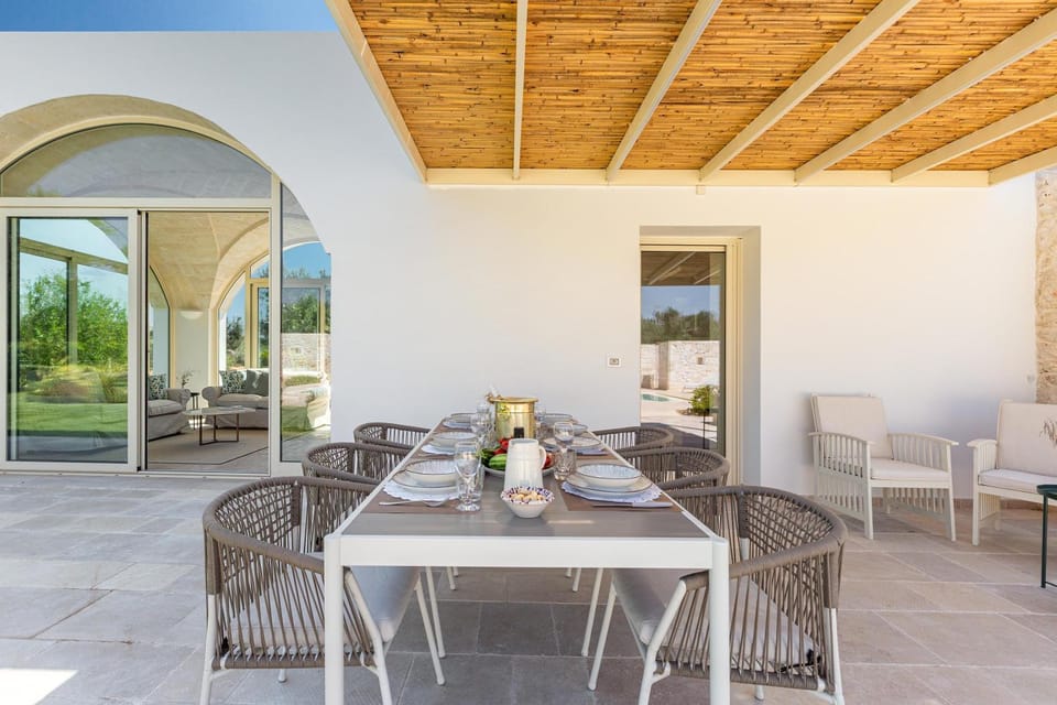 Patio, Dining area