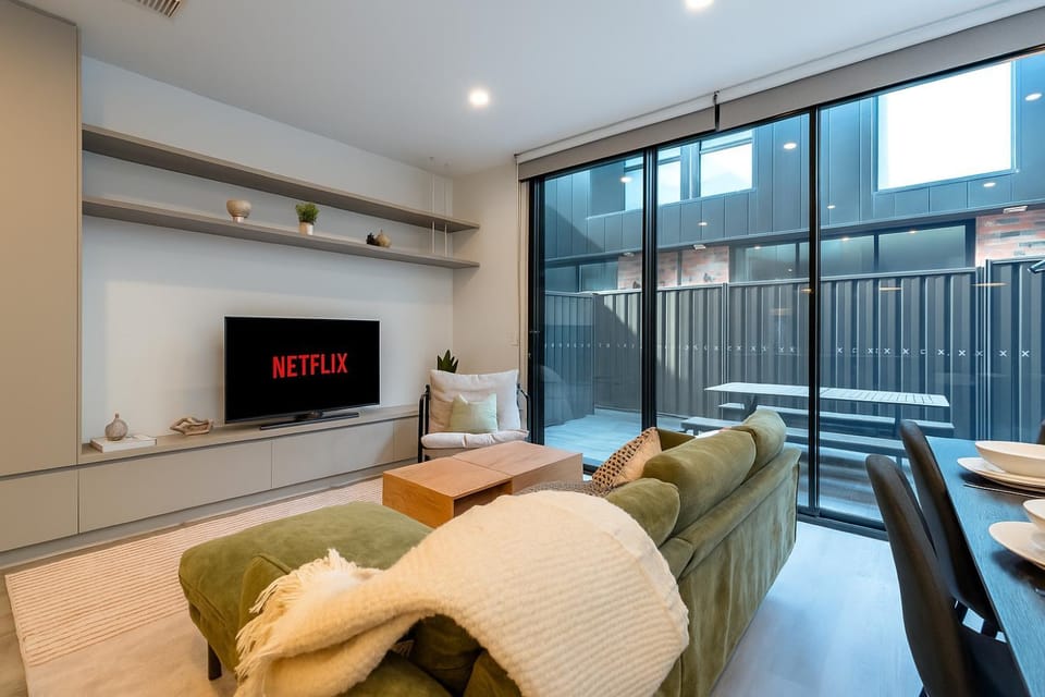 Communal lounge/ TV room, TV and multimedia, Living room