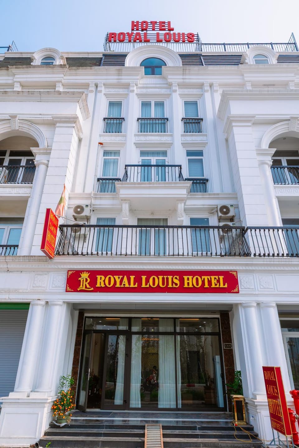 Property building, Facade/entrance