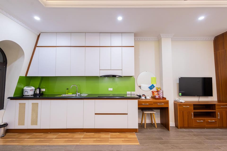 TV and multimedia, Coffee/tea facilities, Kitchen or kitchenette, stove