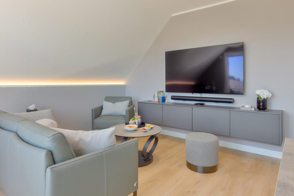 TV and multimedia, Living room, Seating area