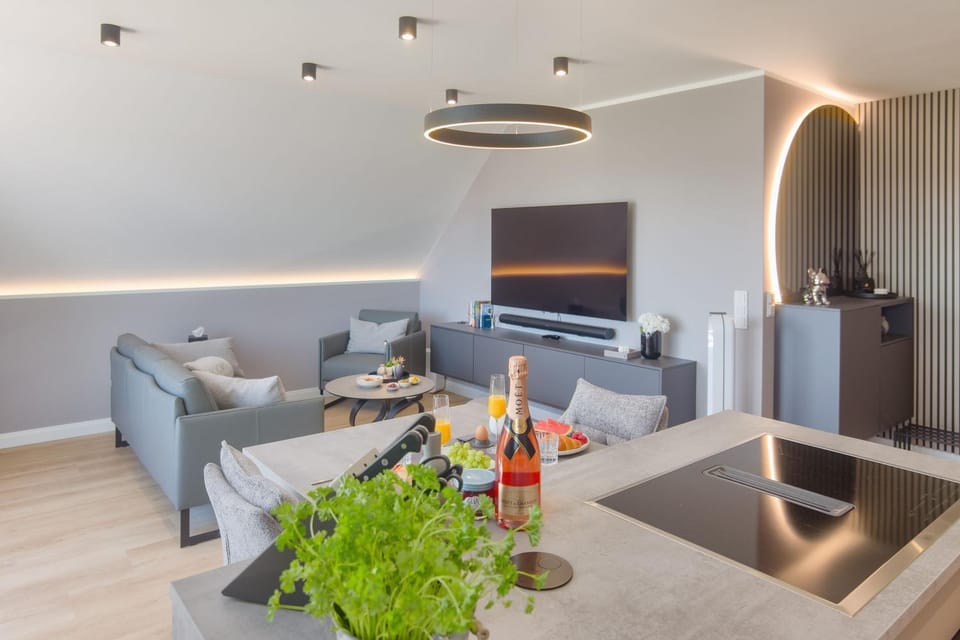 TV and multimedia, Kitchen or kitchenette, Living room, Dining area