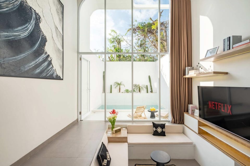BRAND NEW 1 BR Chic Villa with Cinema - 6mins to Beach Villa in Bali