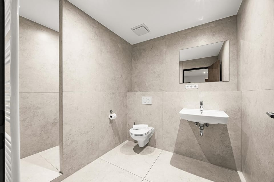 Shower, Toilet, Bathroom