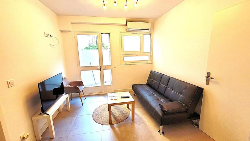 4 couchages, patio extérieur, quartier Notre-Dame Apartment in Marseille