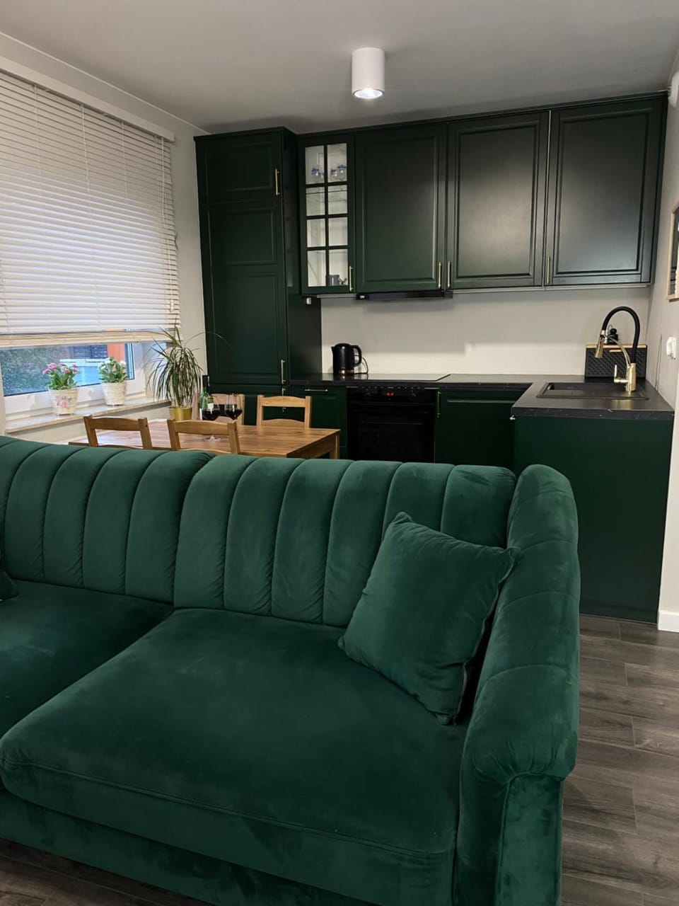 Kitchen or kitchenette, Seating area