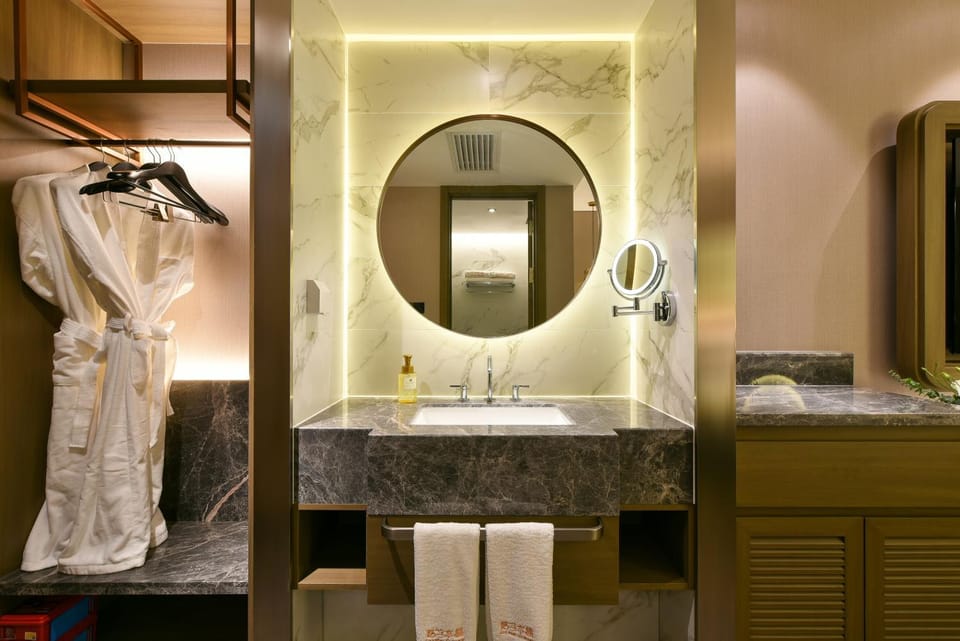 Bathroom, towels