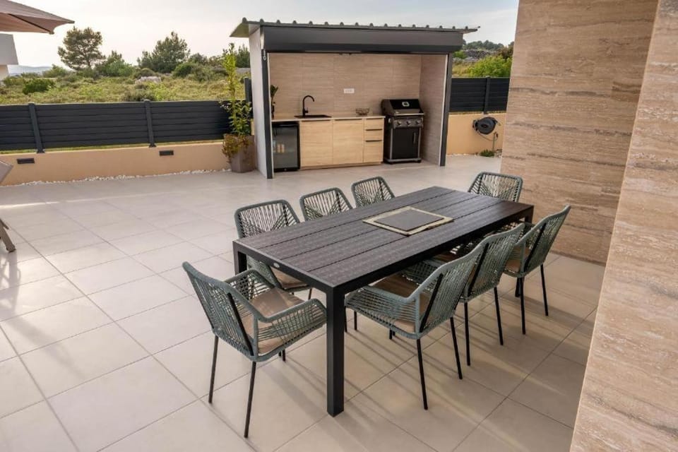BBQ facilities, Balcony/Terrace, Kitchen or kitchenette, Dining area