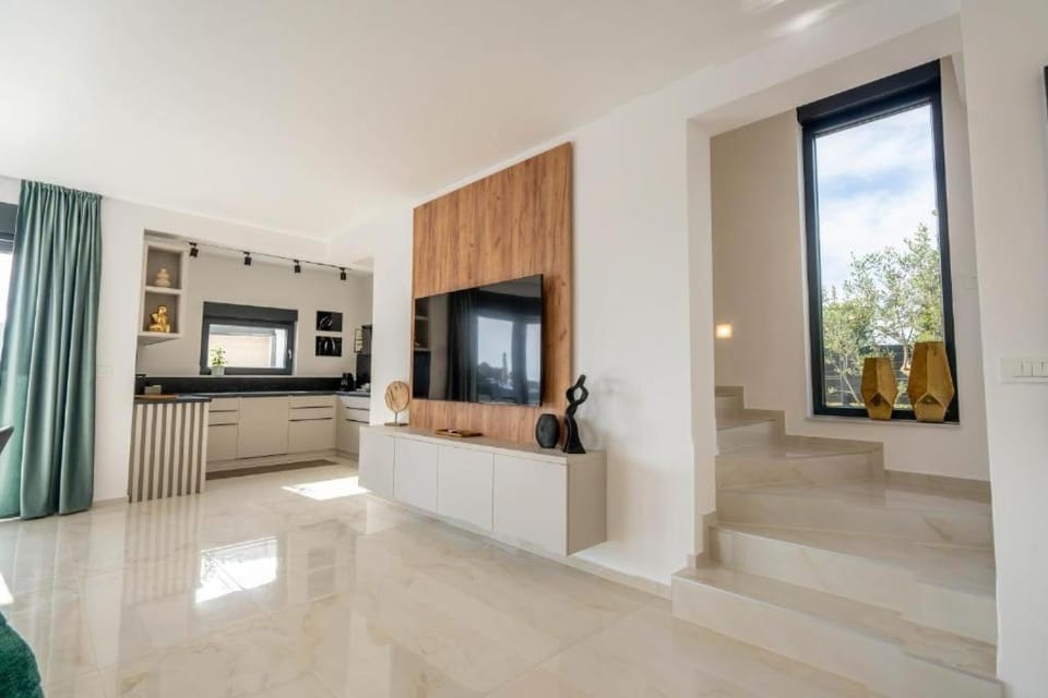 Communal lounge/ TV room, TV and multimedia, Living room, kitchen