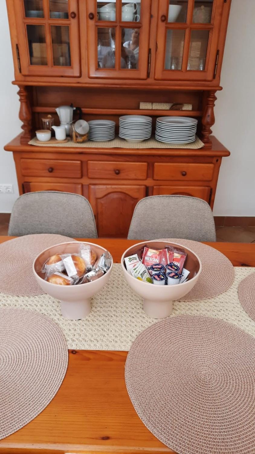 Kitchen or kitchenette, Food and drinks, Dining area, Communal kitchen