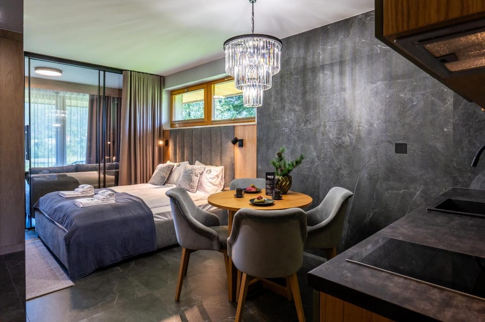 Bed, Kitchen or kitchenette