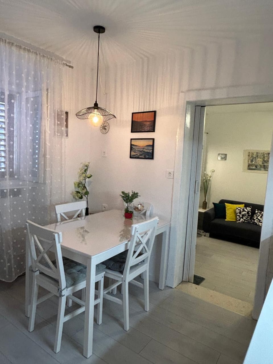 Seating area, Dining area