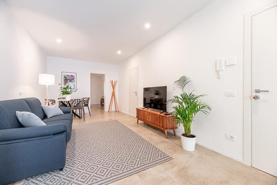 Living room, Seating area, Evening entertainment