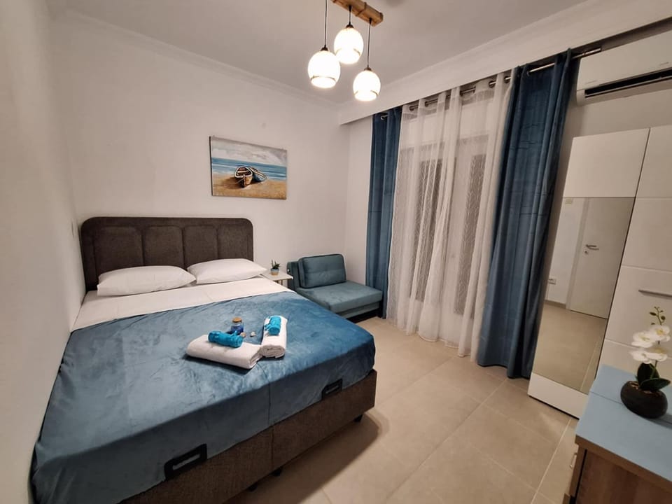 Bed, Photo of the whole room, Bedroom, wardrobe