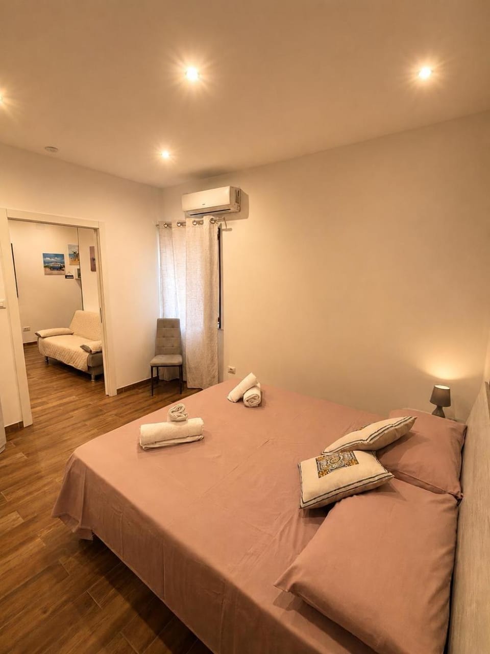 Photo of the whole room, Bedroom