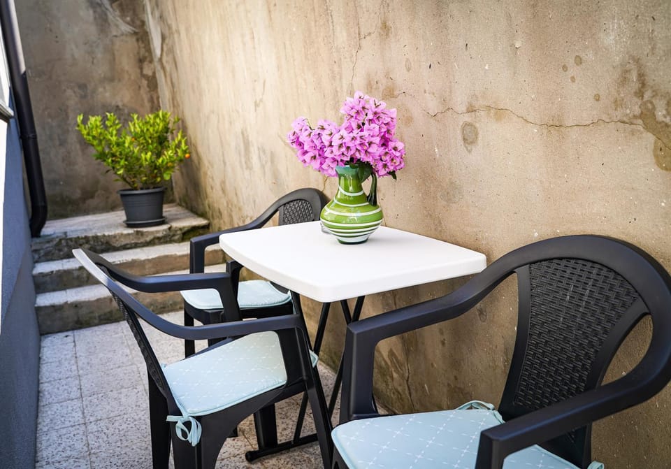 Day, Balcony/Terrace, Seating area