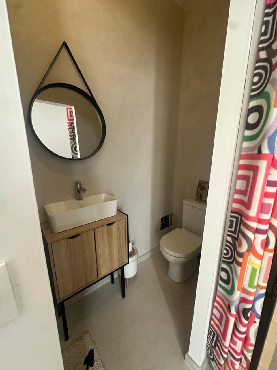 Studio indépendant avec parking Bed and Breakfast in Nimes