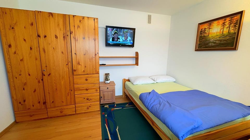 Bed, TV and multimedia