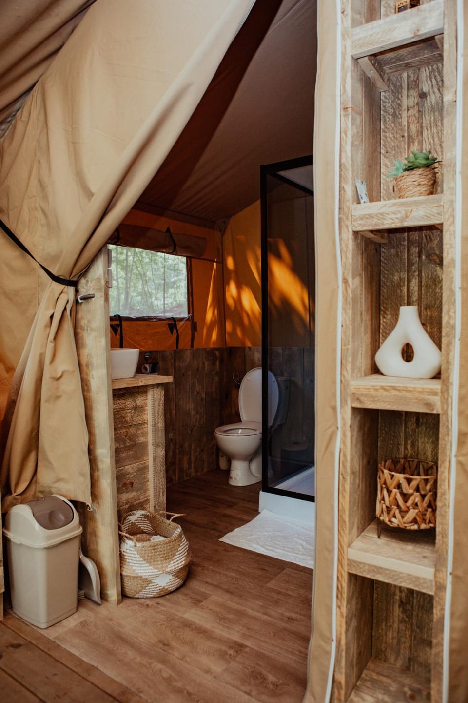 Toilet, Bed, Bathroom, Photo of the whole room, towels