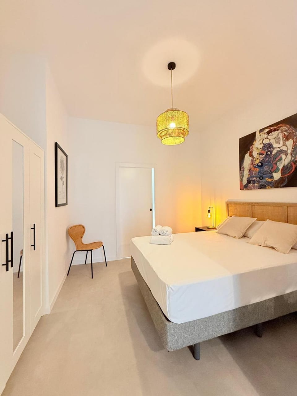 Bed, Photo of the whole room, Bedroom